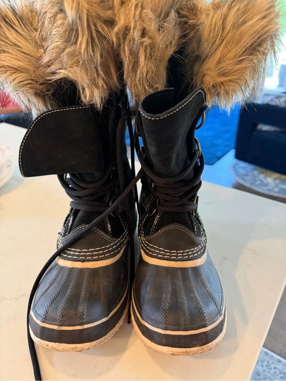 Sorel Black Boots with Tan Faux Fur Trim